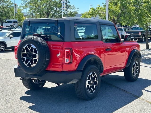 2022 Ford Bronco Outer Banks photo 2