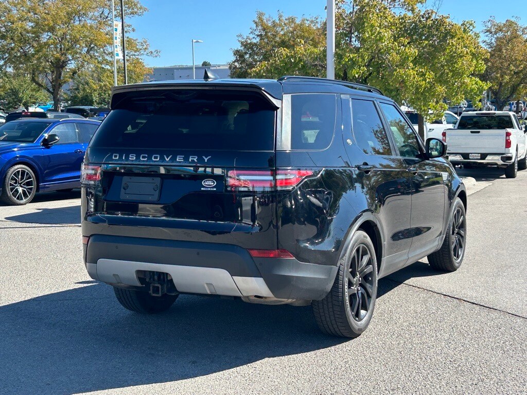 2018 Land Rover Discovery HSE photo 3