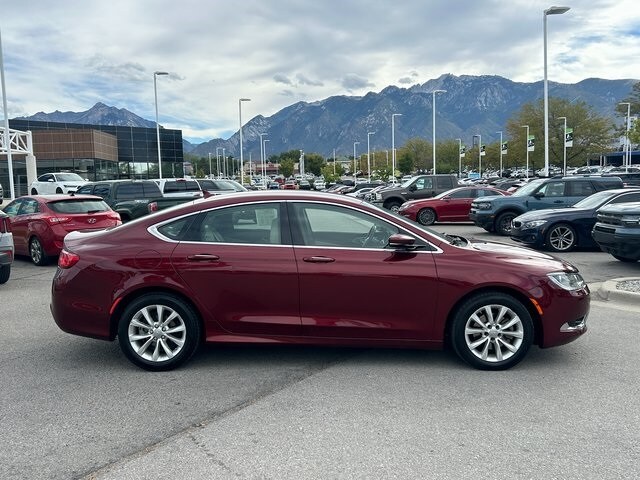 2015 Chrysler 200 C photo 2