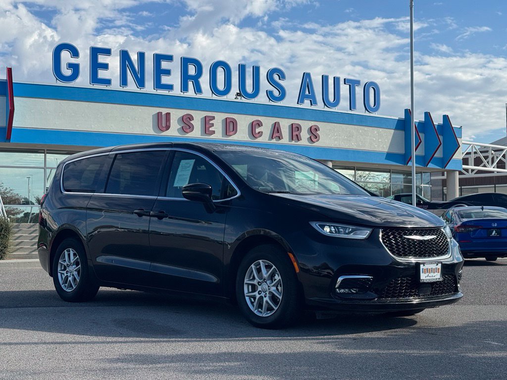 2025 Chrysler Pacifica Select