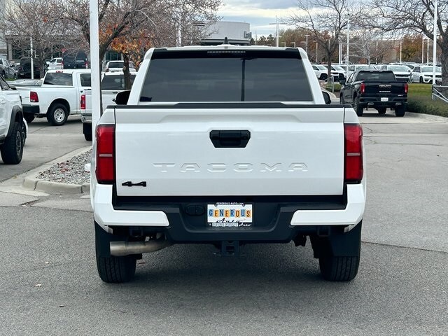 2024 Toyota Tacoma photo 4