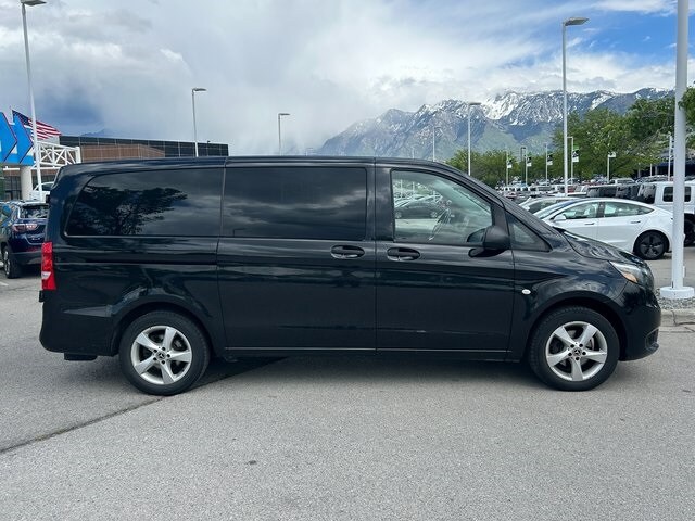 2018 Mercedes Benz Metris Passenger photo 2
