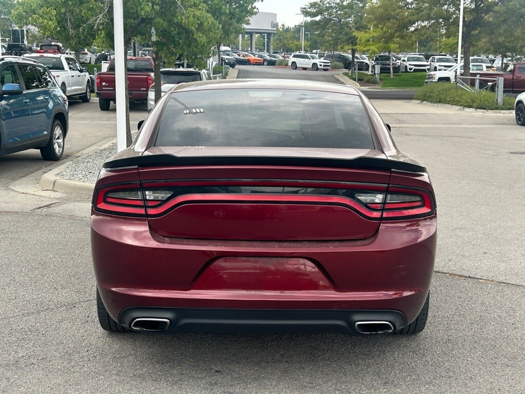 2017 Dodge Charger SE photo 3