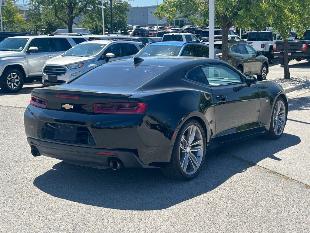 2017 Chevrolet Camaro 1LT photo 3