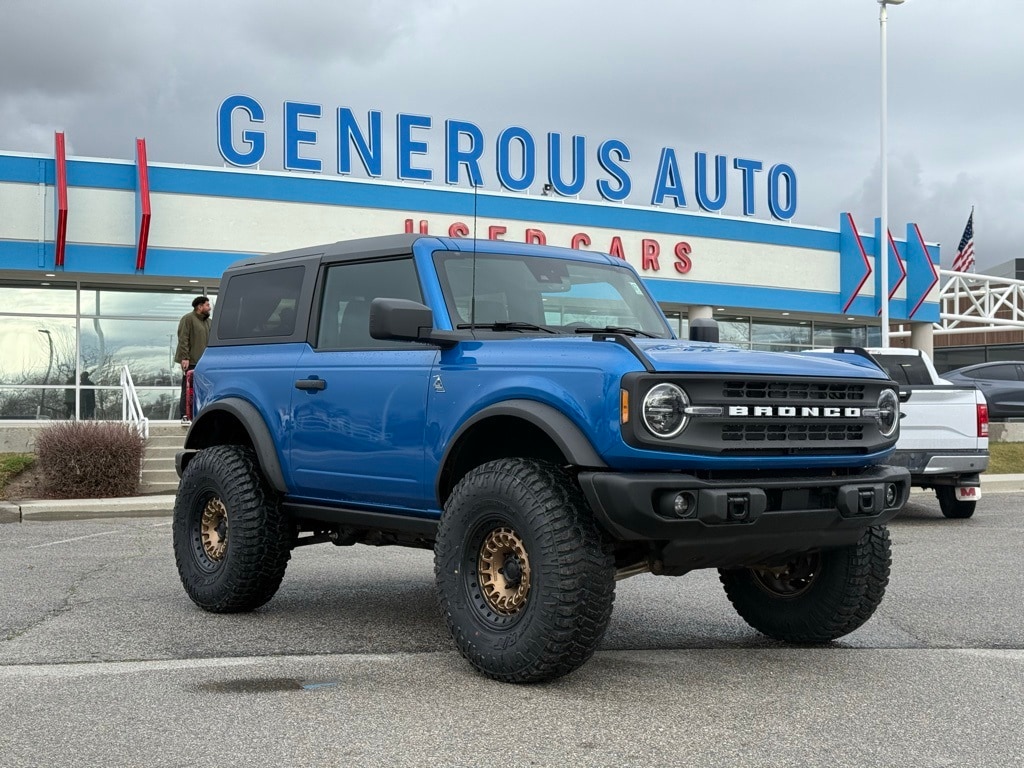 2023 Ford Bronco 2-Door Black Diamond's photo