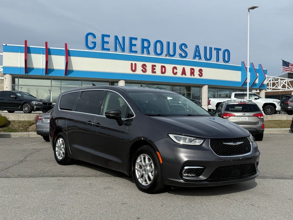 2023 Chrysler Pacifica Touring L