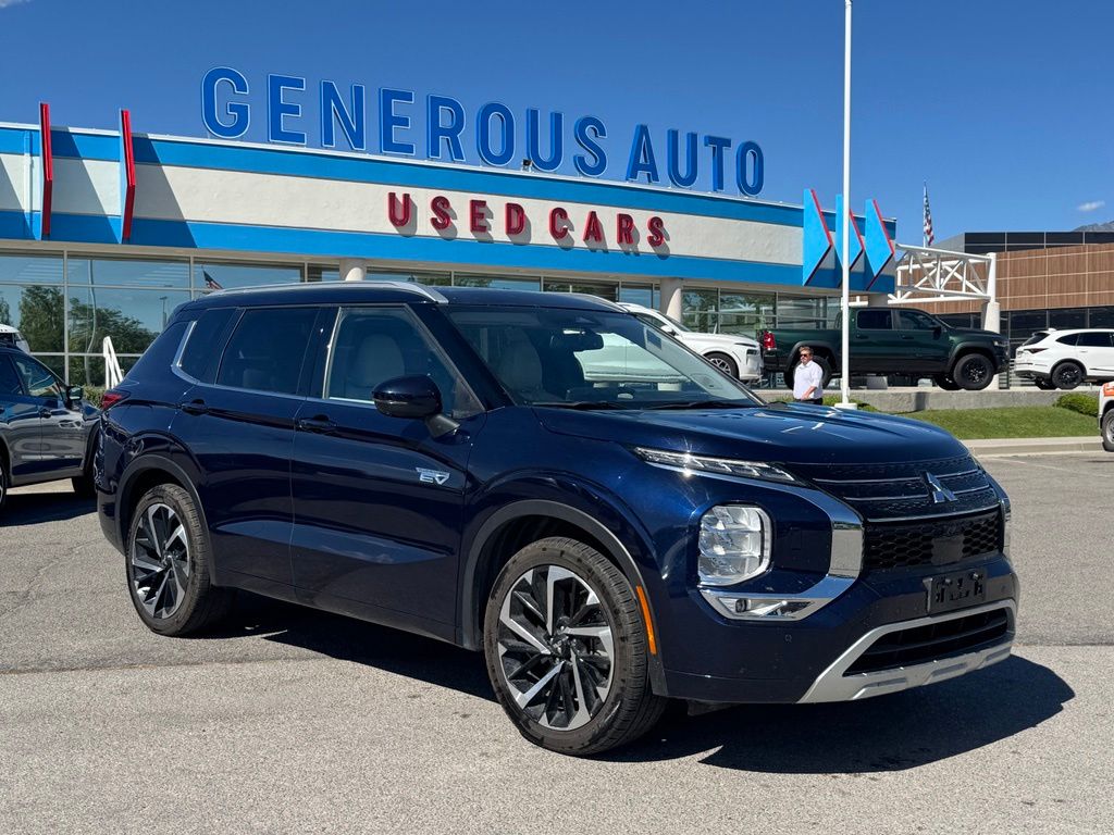 2024 Mitsubishi Outlander Plug-in Hybrid SEL S-AWC's photo