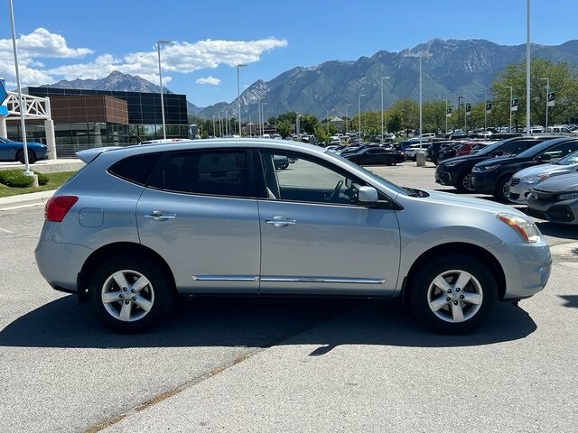 2013 Nissan Rogue S photo 2