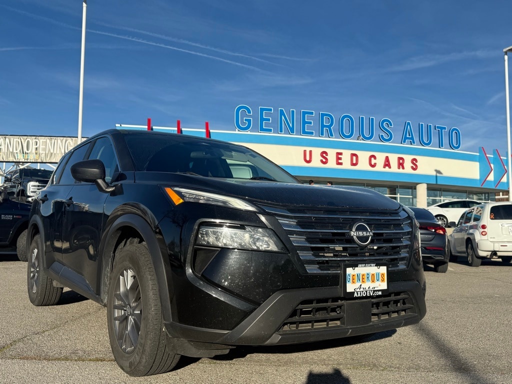 2024 Nissan Rogue S's photo