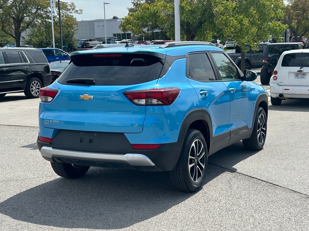 2025 Chevrolet Trailblazer LT photo 3