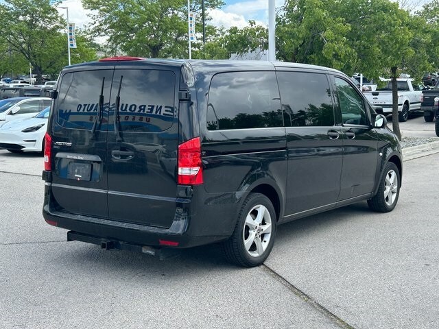 2018 Mercedes Benz Metris Passenger photo 3