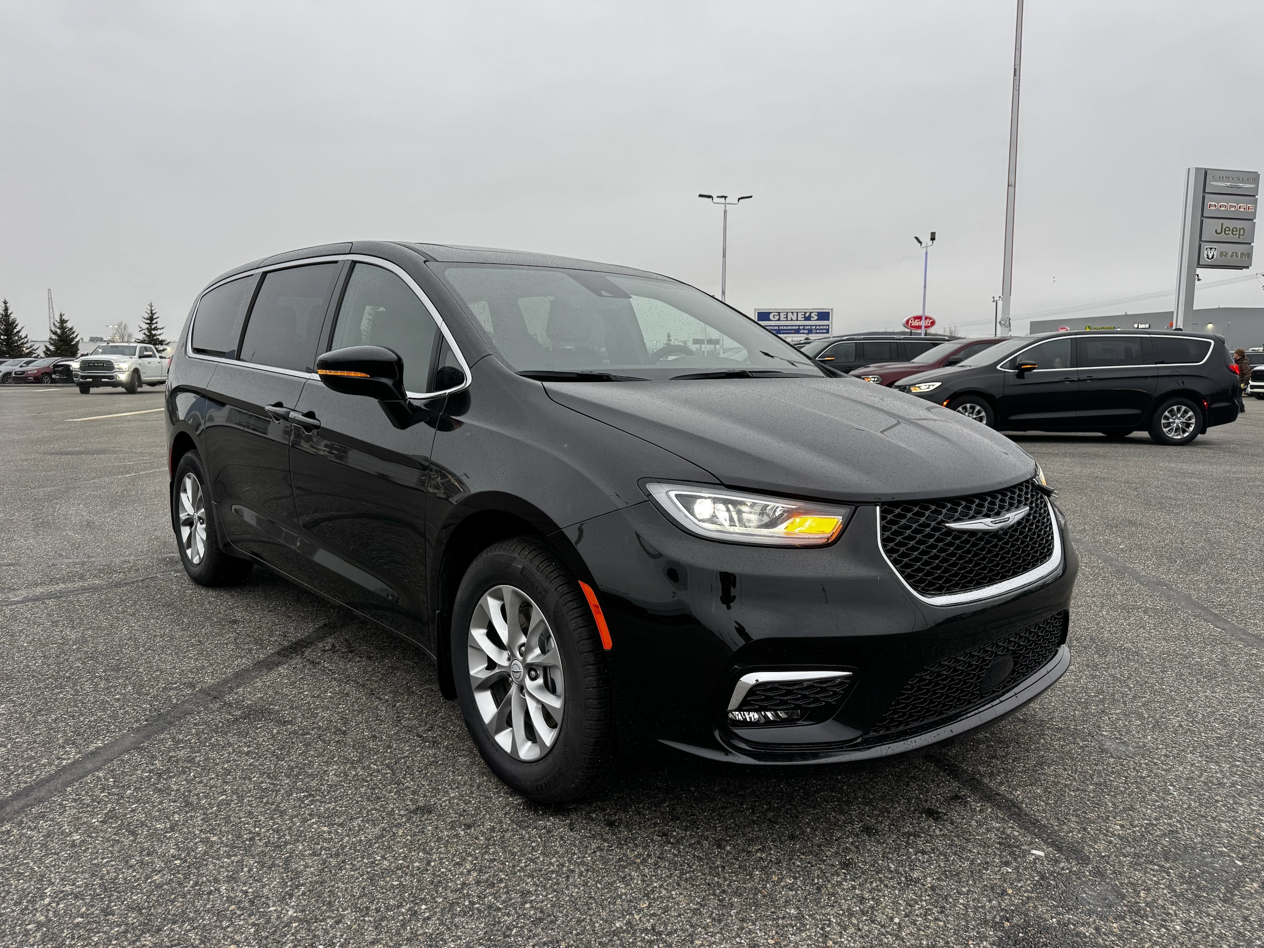 2026 Chrysler Pacifica Passenger Van 