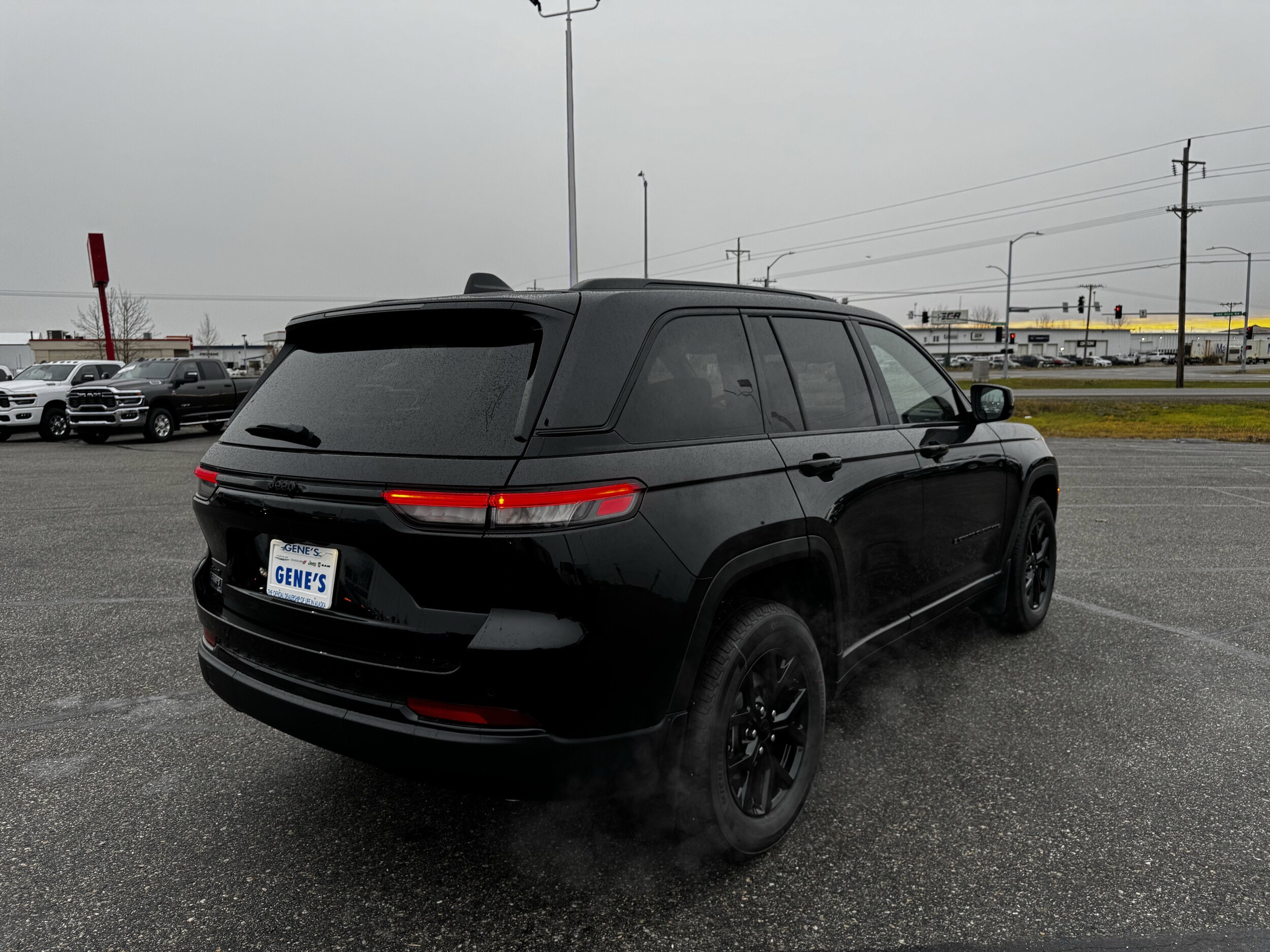 2025 Jeep Grand Cherokee Altitude photo 2