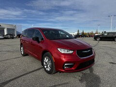 2026 Chrysler Pacifica SELECT AWD Passenger Van