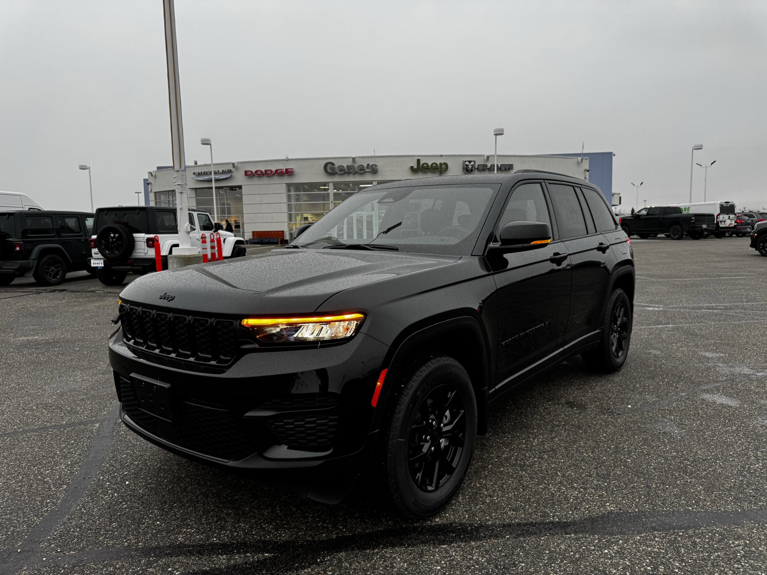 2025 Jeep Grand Cherokee Altitude photo 4