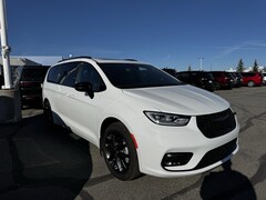 2026 Chrysler Pacifica LIMITED AWD Passenger Van