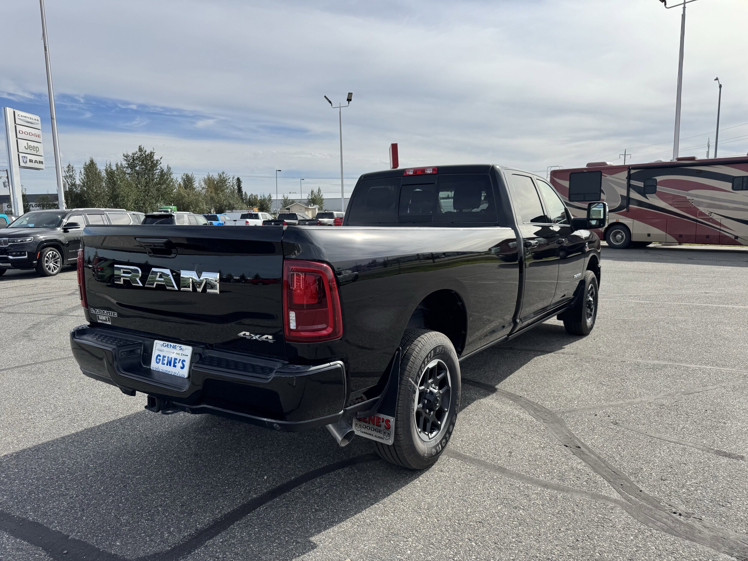 2025 Ram 2500 Laramie photo 2