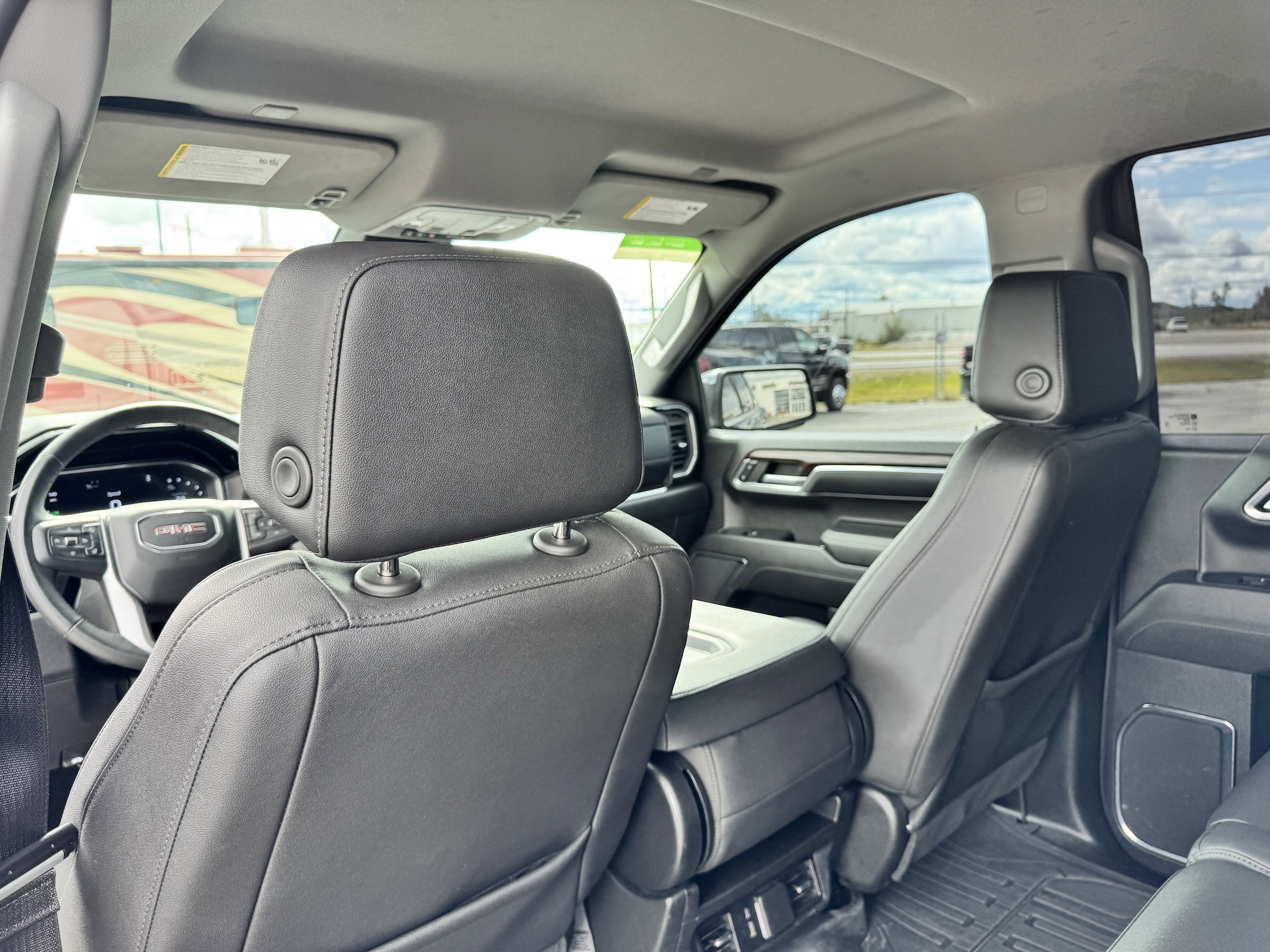 2024 GMC Sierra 1500 SLT - Photo 13