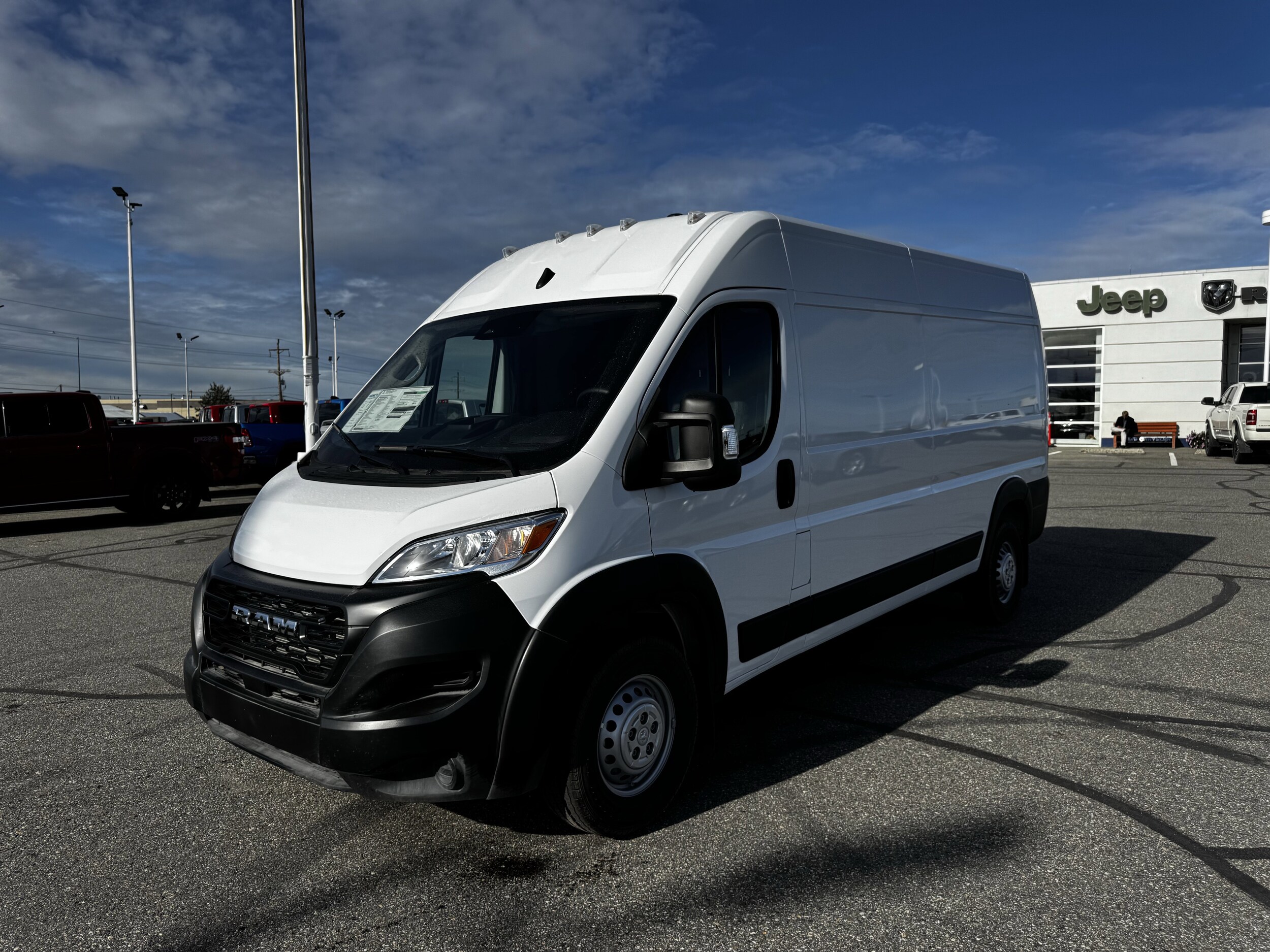 2025 Ram ProMaster 2500 Cargo Van photo 3