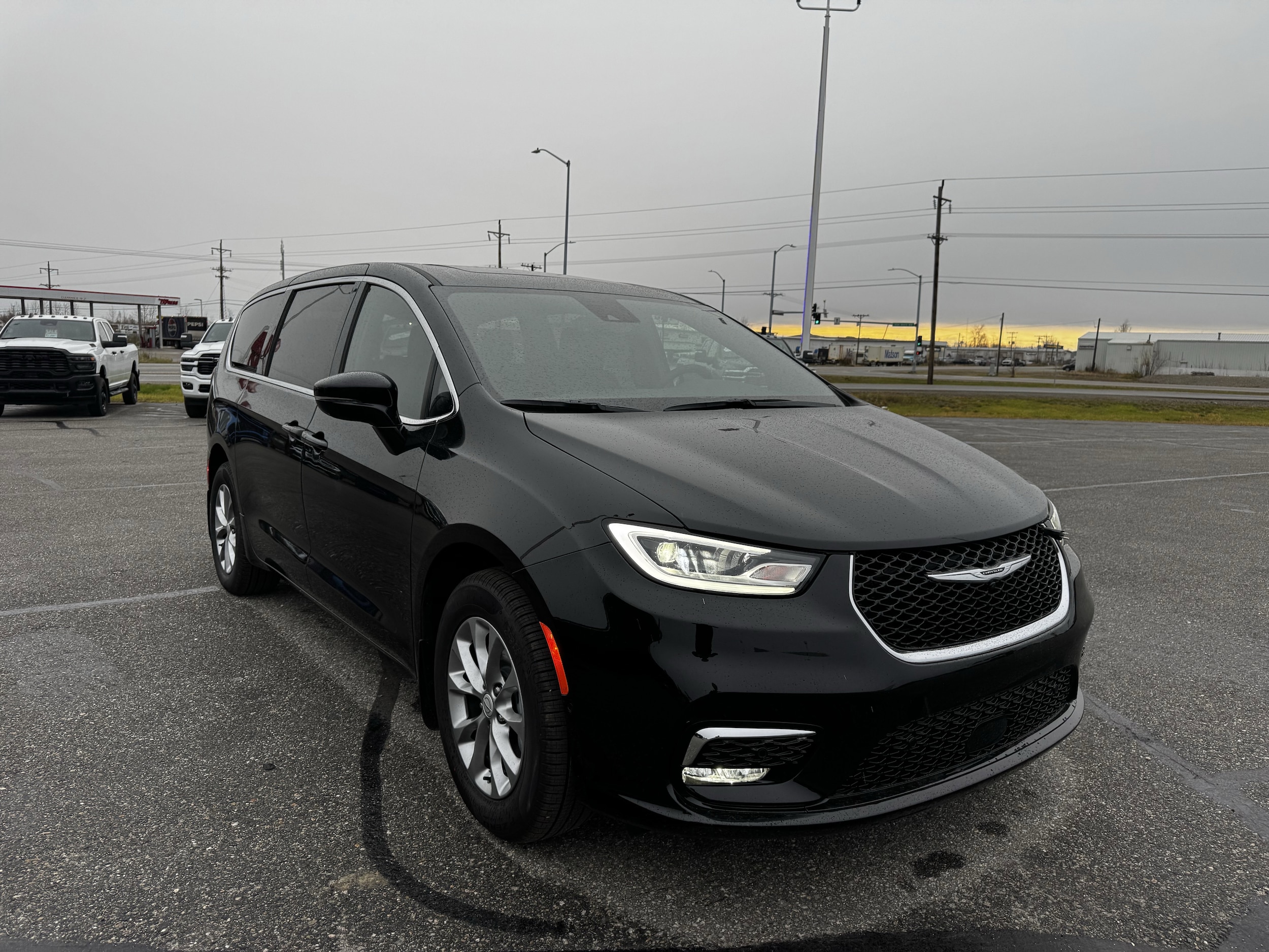 2026 Chrysler Pacifica Passenger Van 