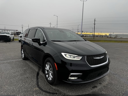 2026 Chrysler Pacifica SELECT AWD Passenger Van