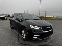 2026 Chrysler Pacifica SELECT AWD Passenger Van