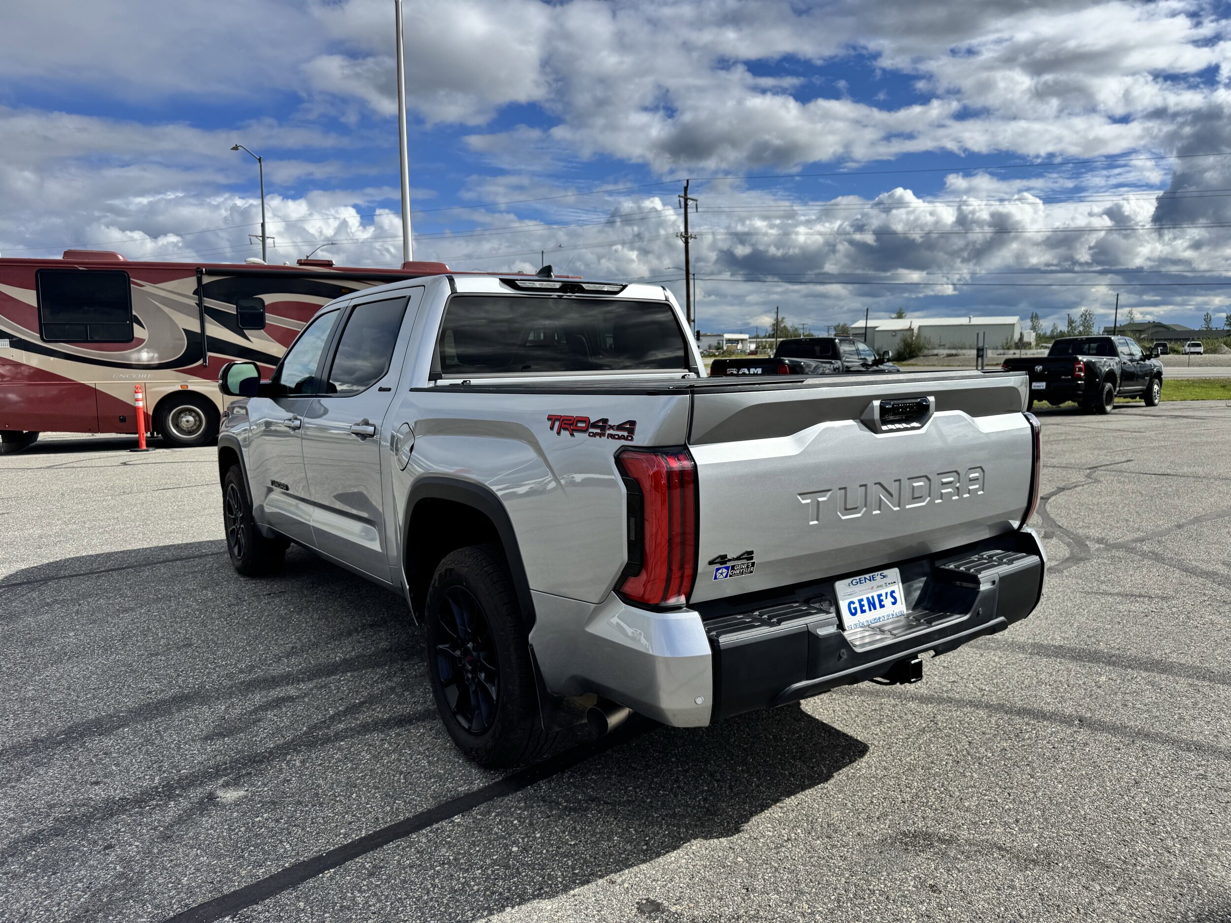 2024 Toyota Tundra CrewMax photo 3