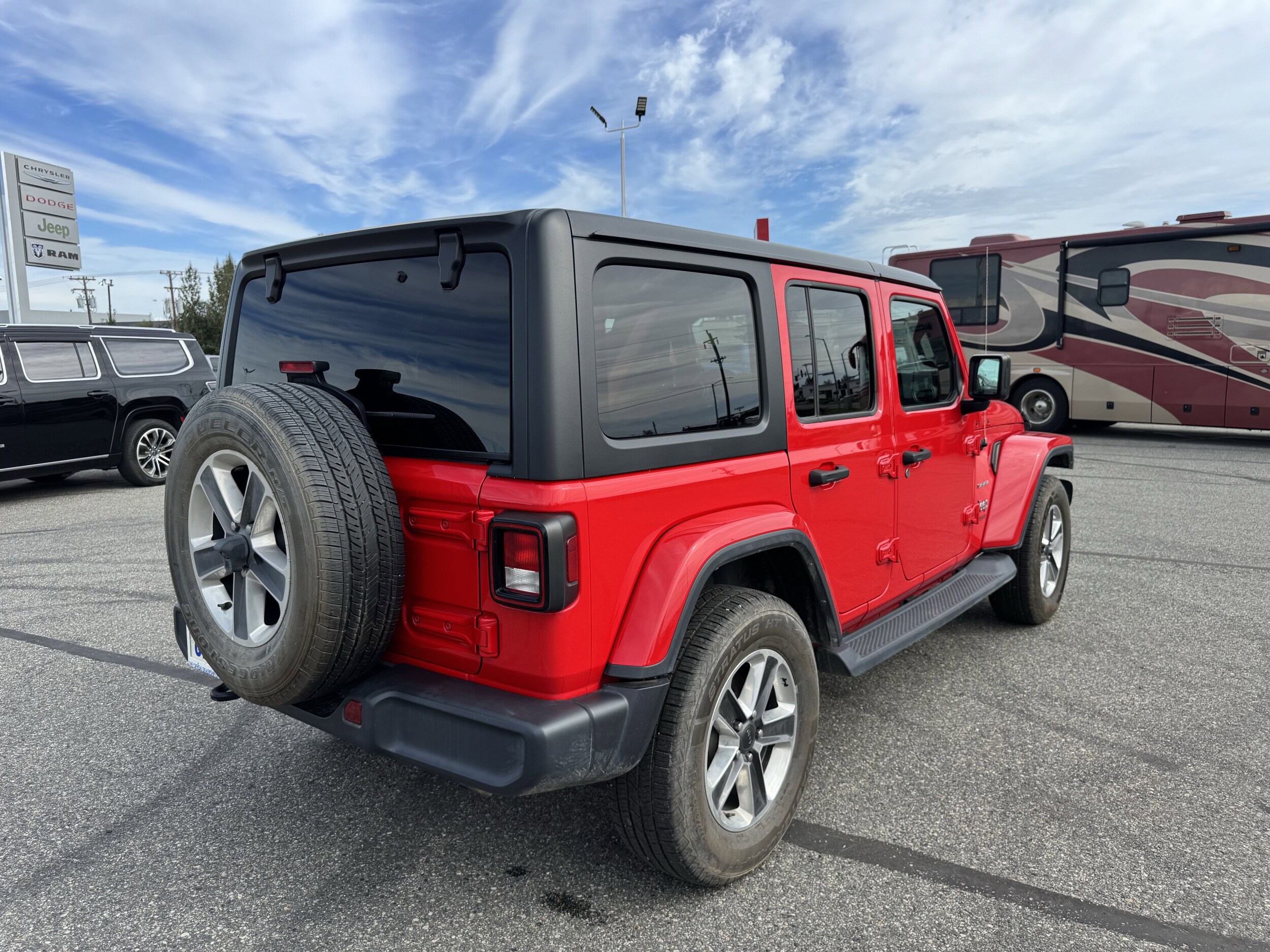 2020 Jeep Wrangler Unlimited Sahara photo 2