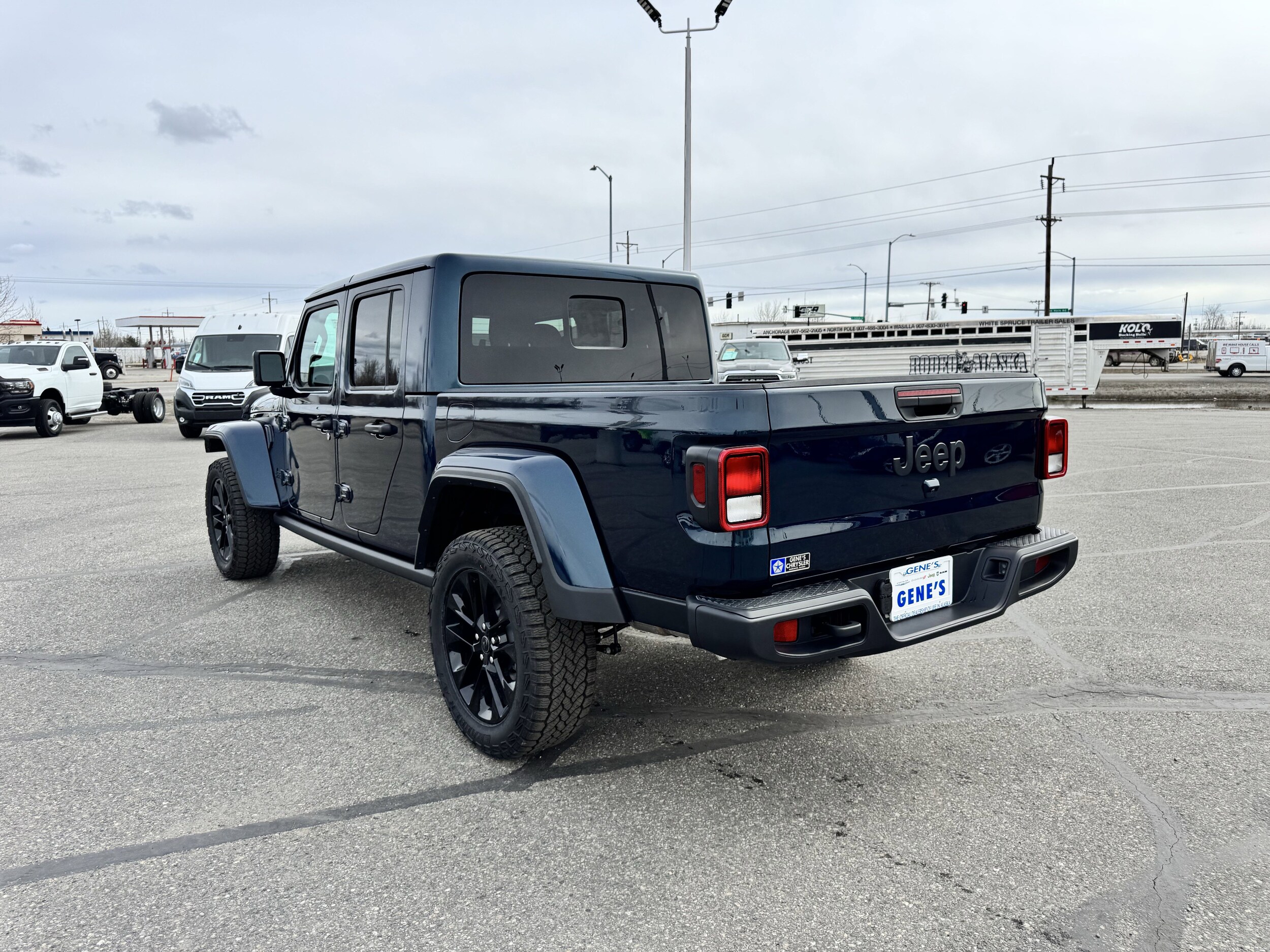 2025 Jeep Gladiator Sport photo 3