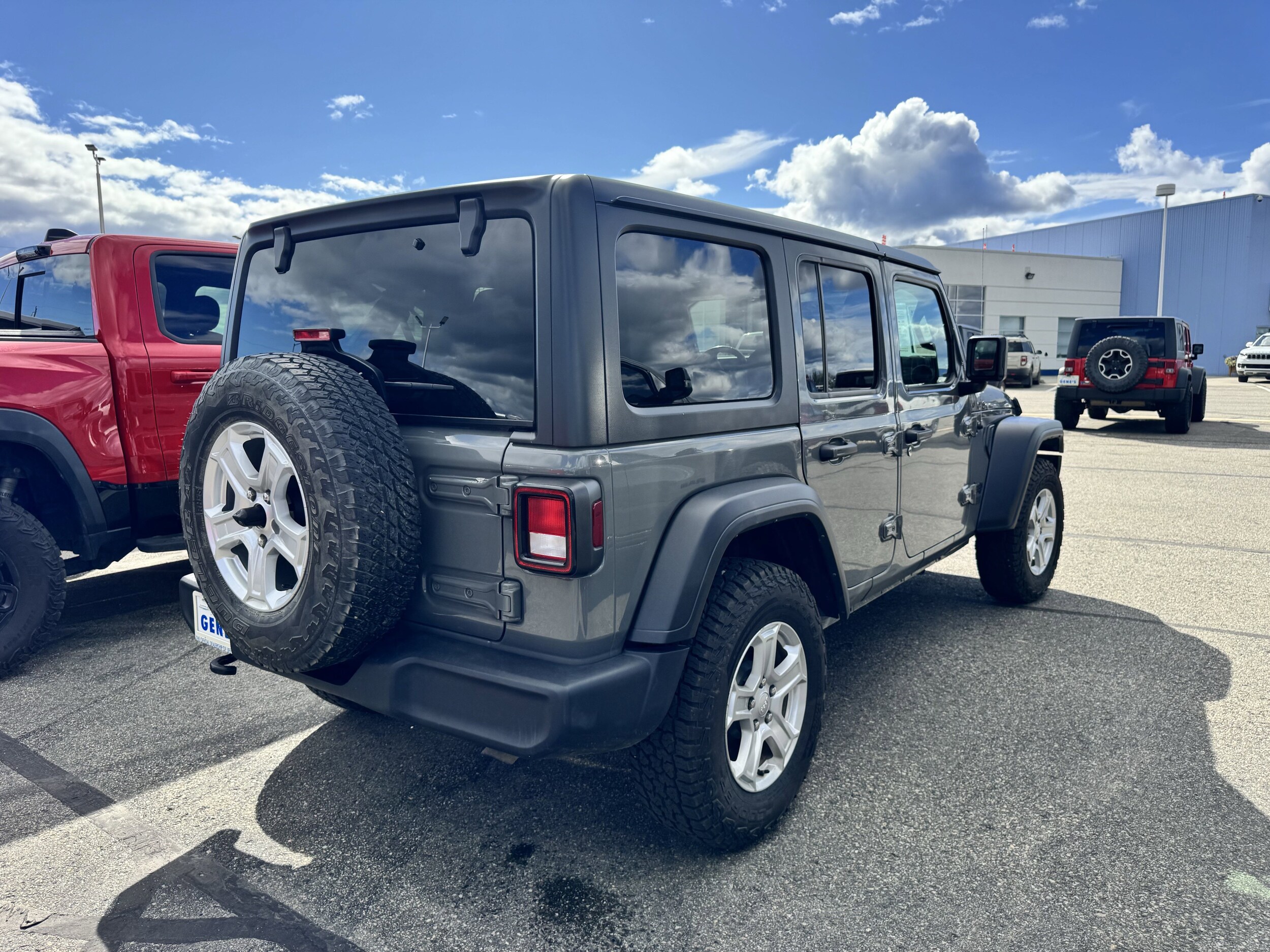2021 Jeep Wrangler Unlimited Sport photo 2