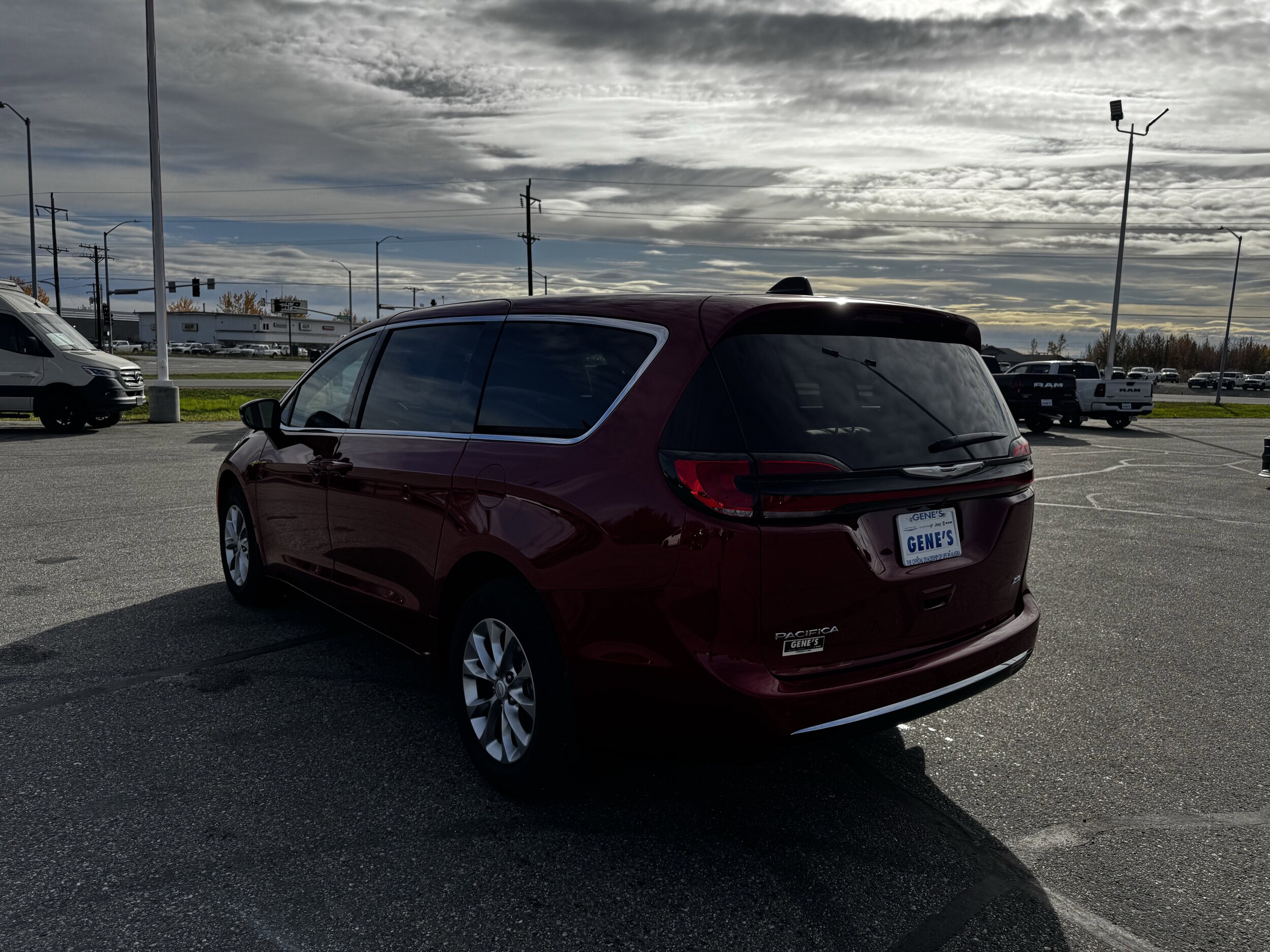 2026 Chrysler Pacifica photo 3