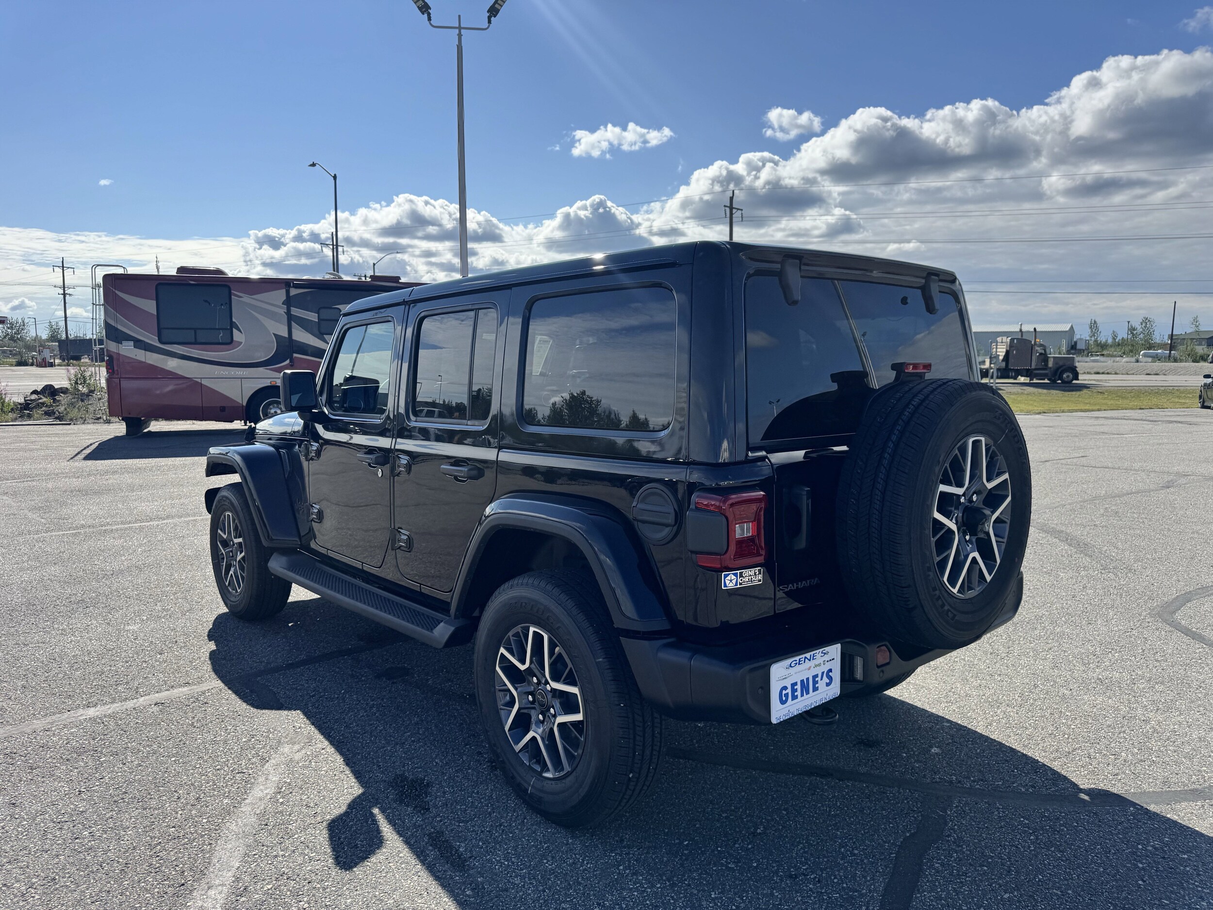 2025 Jeep Wrangler Sahara photo 3