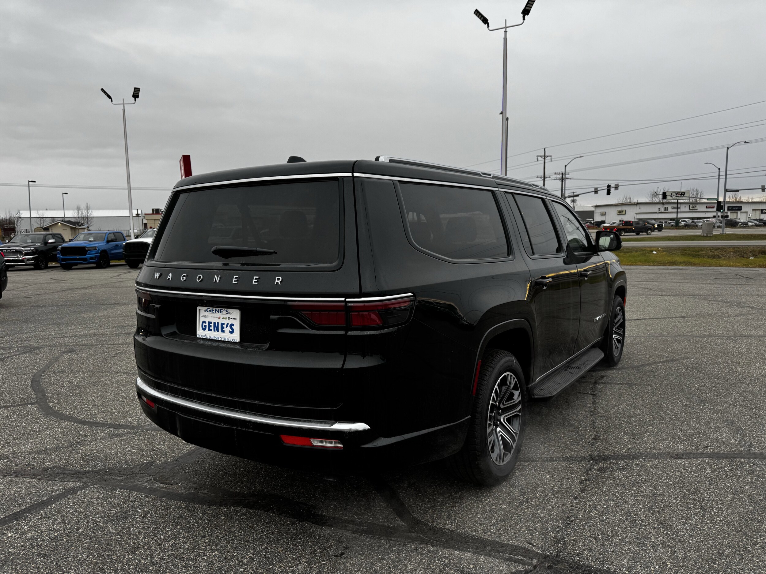 2025 Jeep Wagoneer L Base photo 2