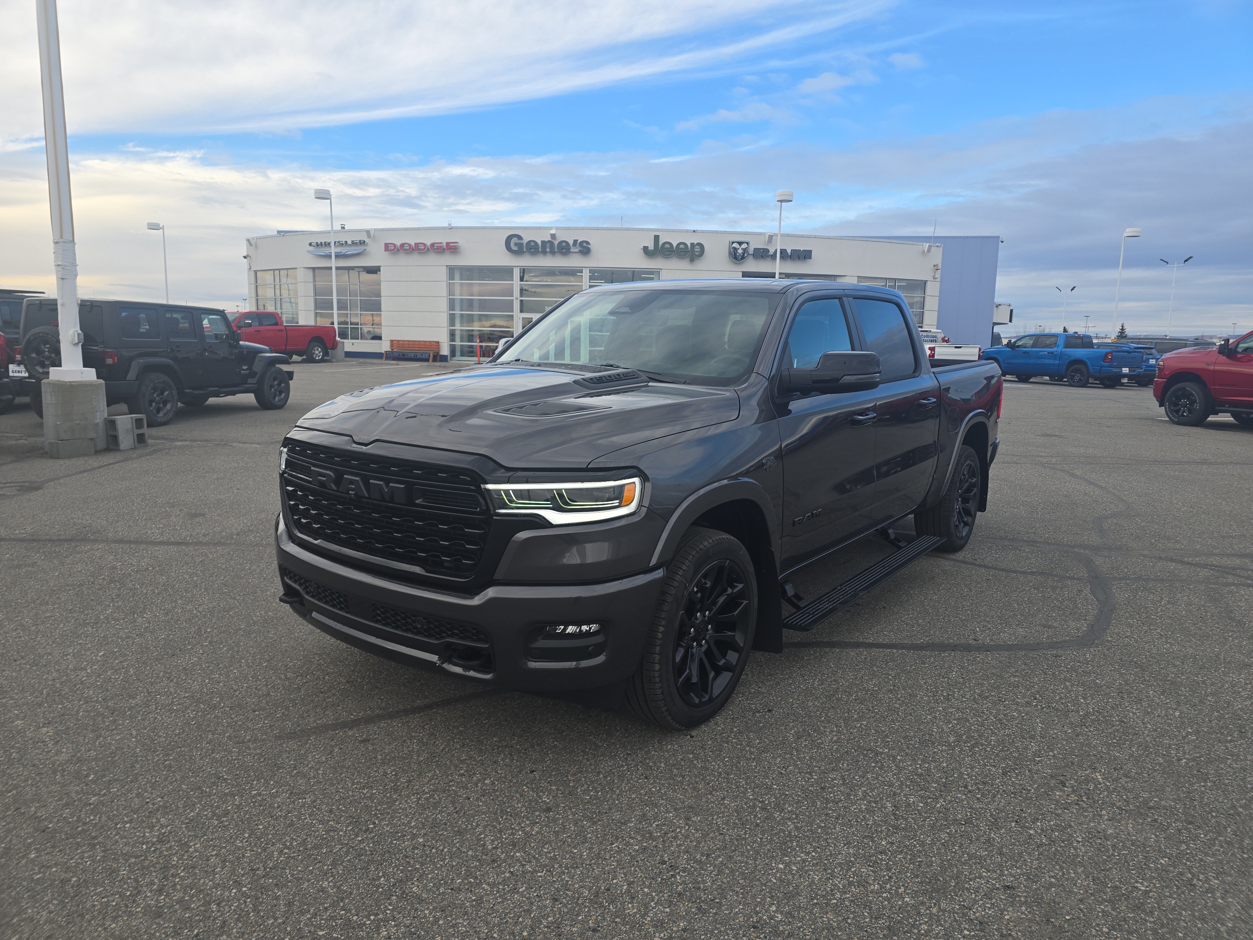 2027 Ram 1500 LIMITED CREW CAB 4X4 5'7 BOX Pickup