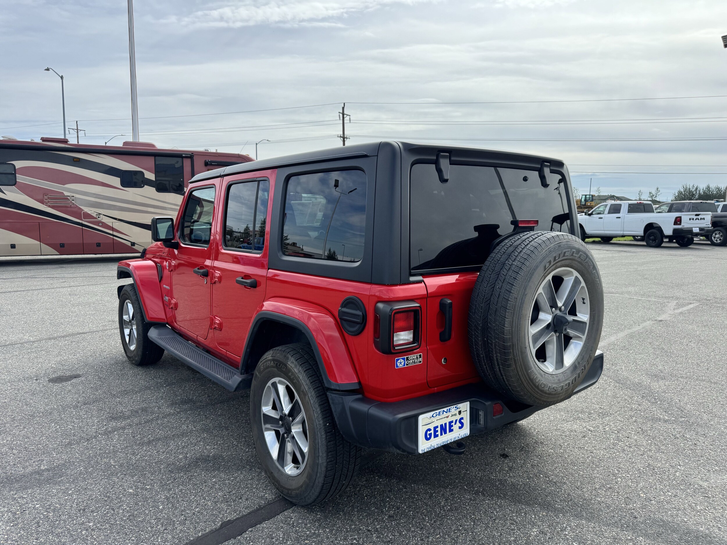 2020 Jeep Wrangler Unlimited Sahara photo 3
