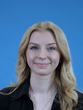 Staff member Zoe Strassburg from ID_98d08649e701