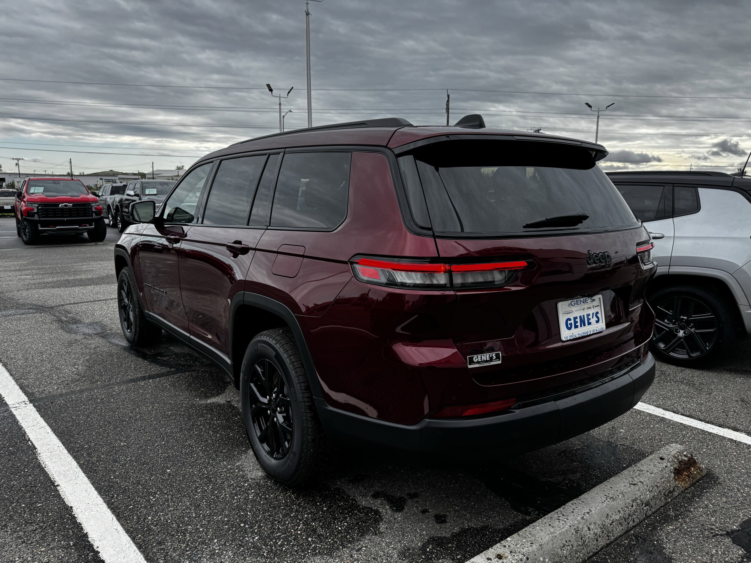 2025 Jeep Grand Cherokee Altitude photo 2