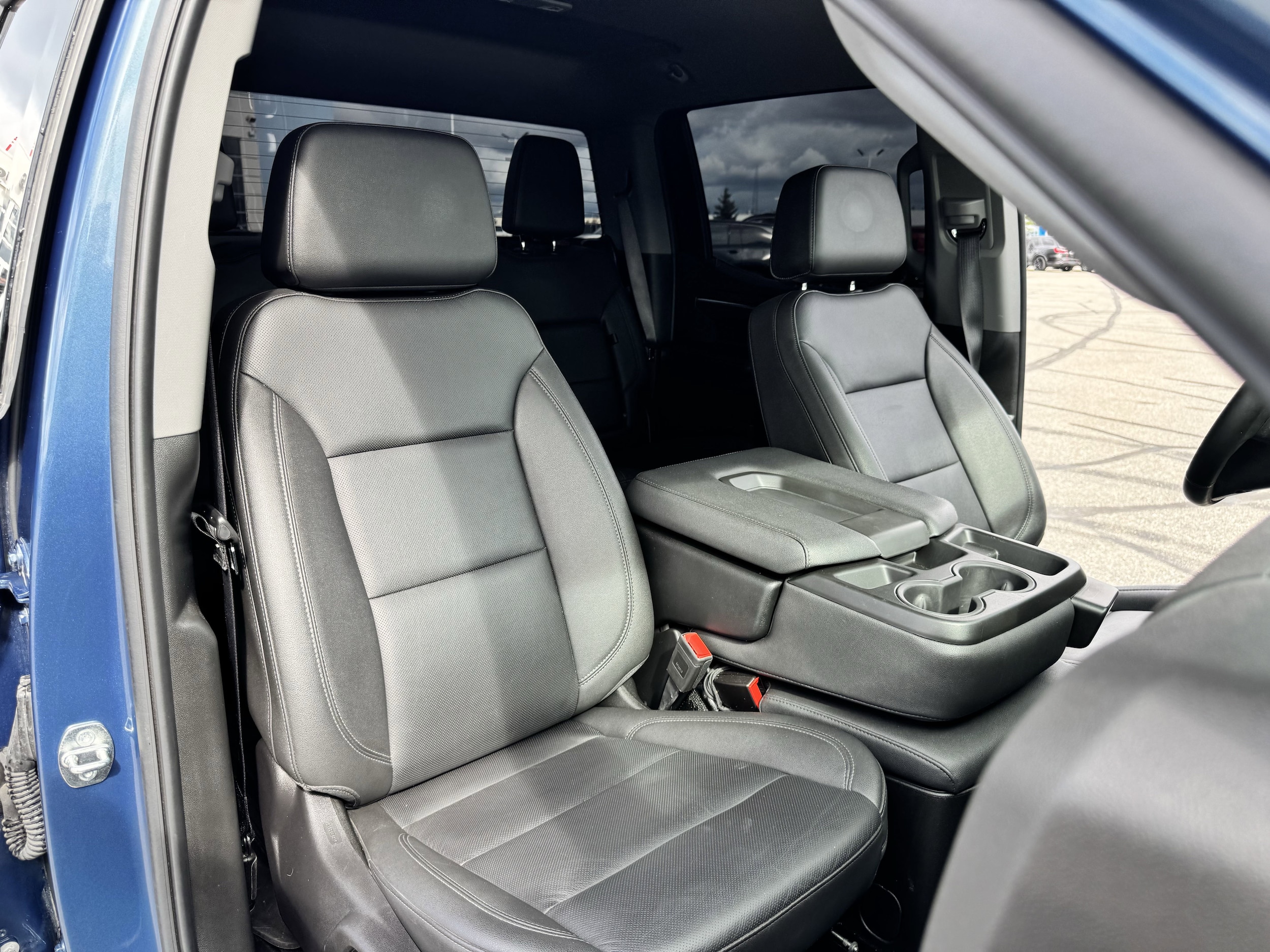 2024 GMC Sierra 1500 SLT - Photo 15