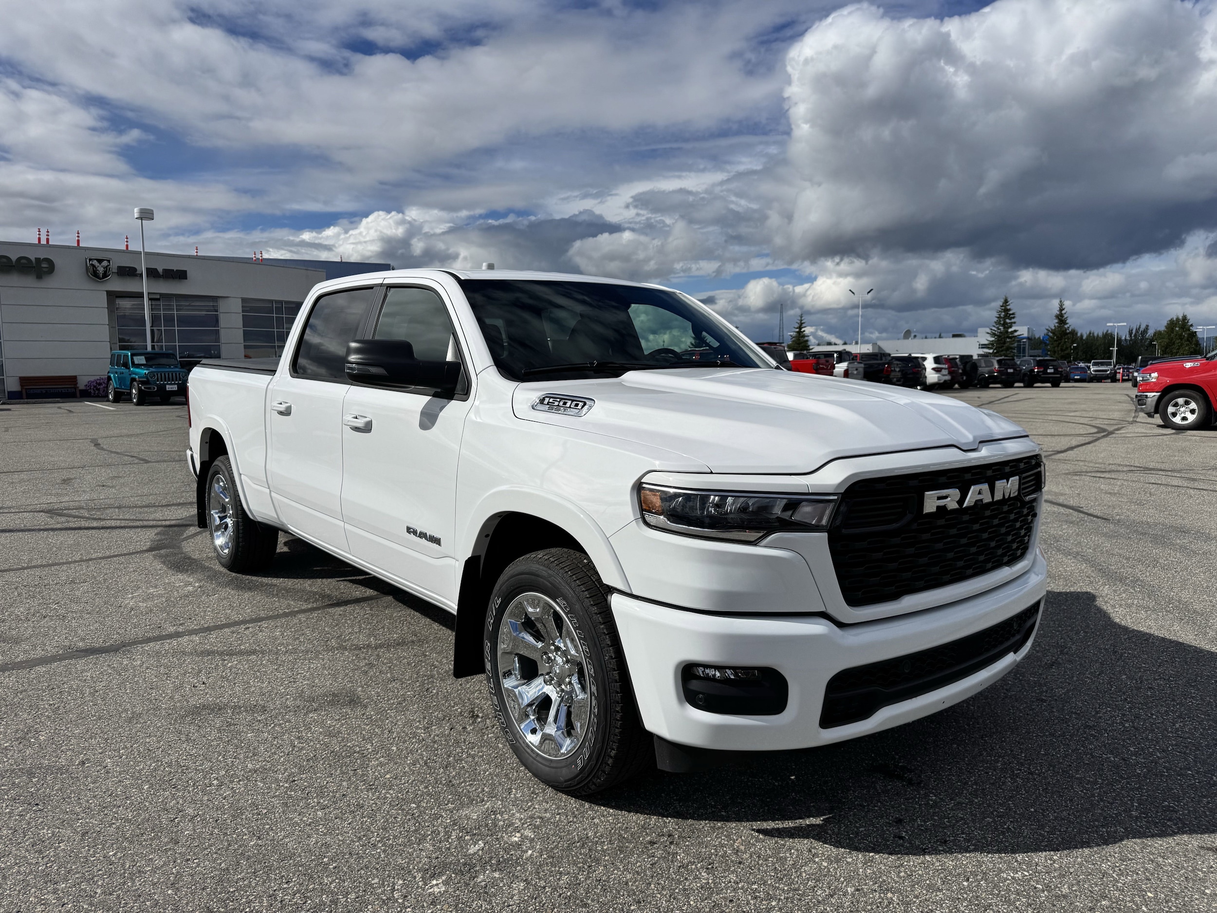 2025 Ram 1500 BIG HORN CREW CAB 4X4 6'4 BOX