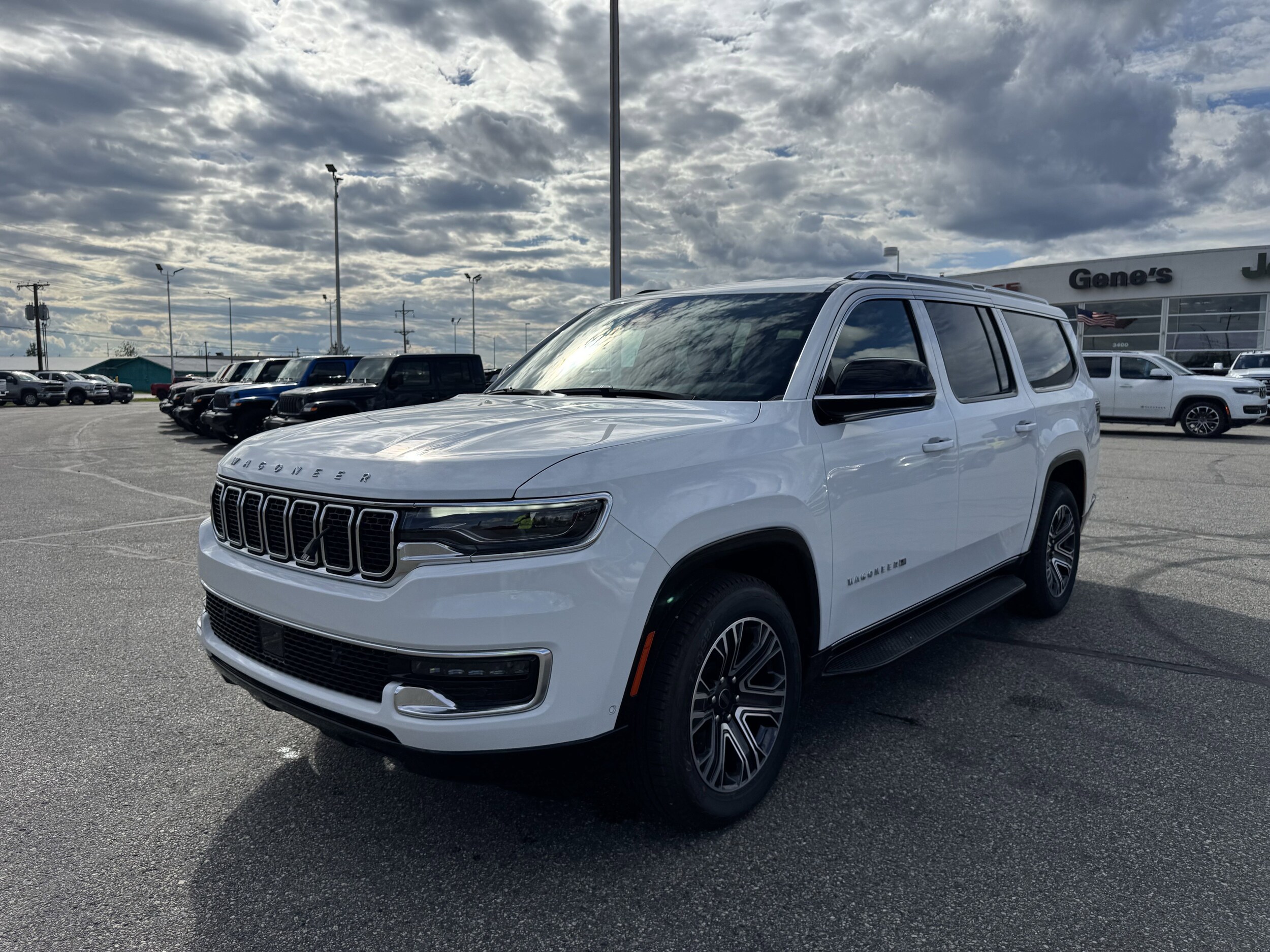 2025 Jeep Wagoneer L Base photo 4