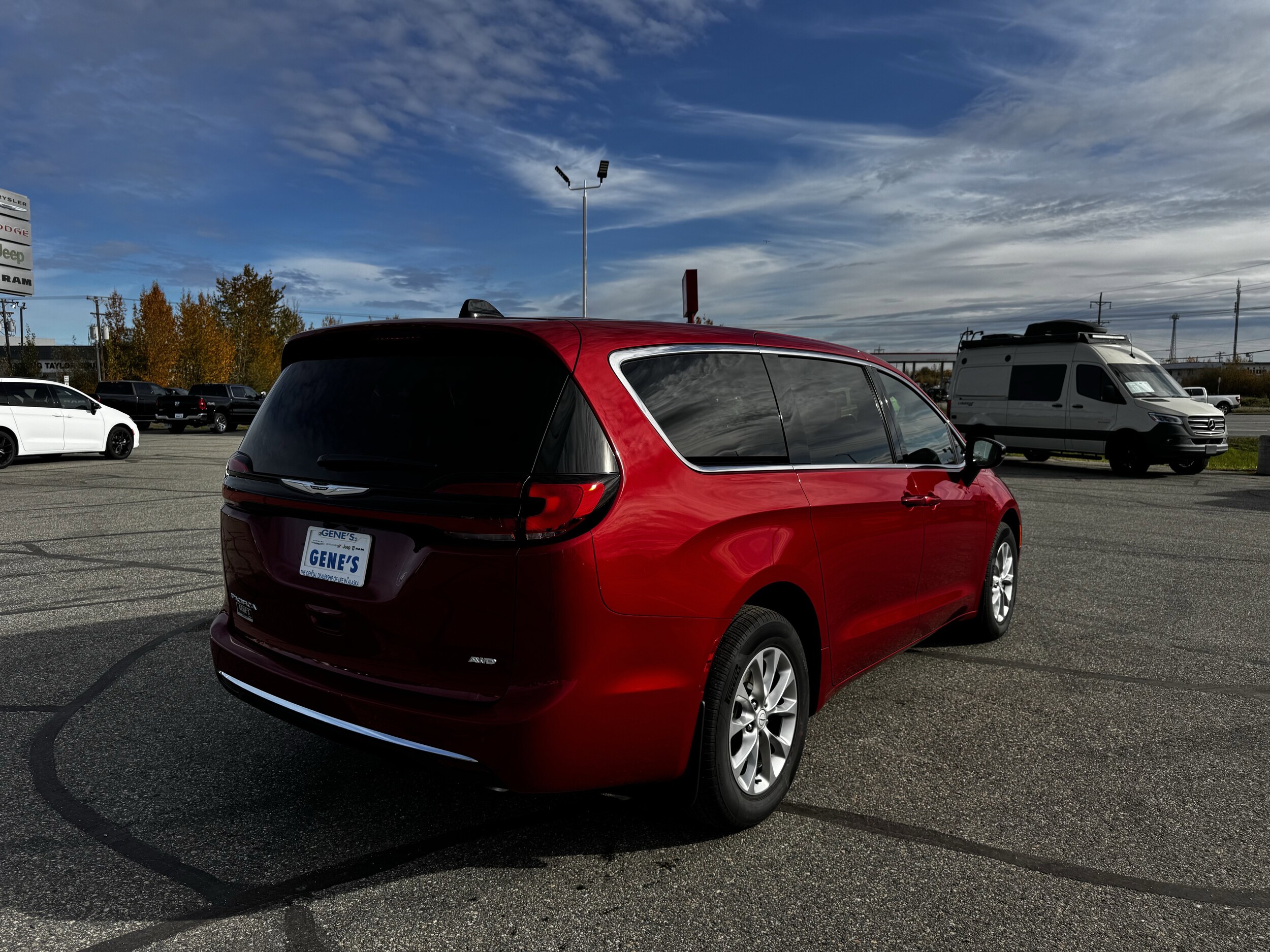 2026 Chrysler Pacifica photo 2