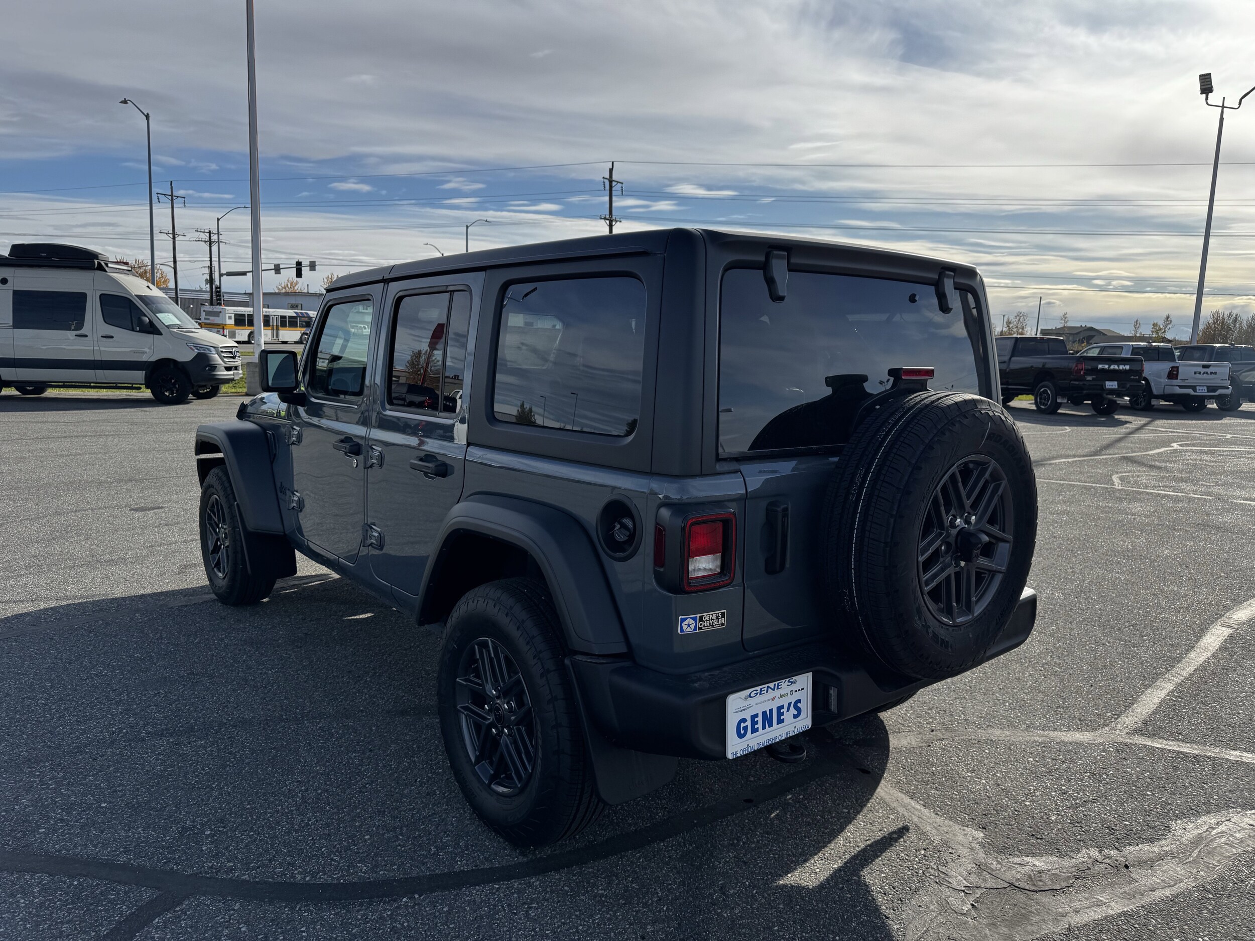 2025 Jeep Wrangler Sport S photo 4