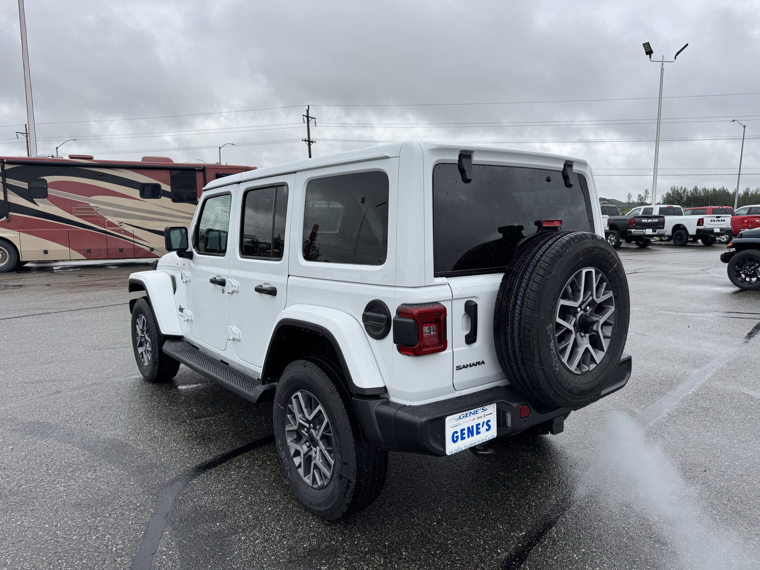 2025 Jeep Wrangler Sahara photo 3