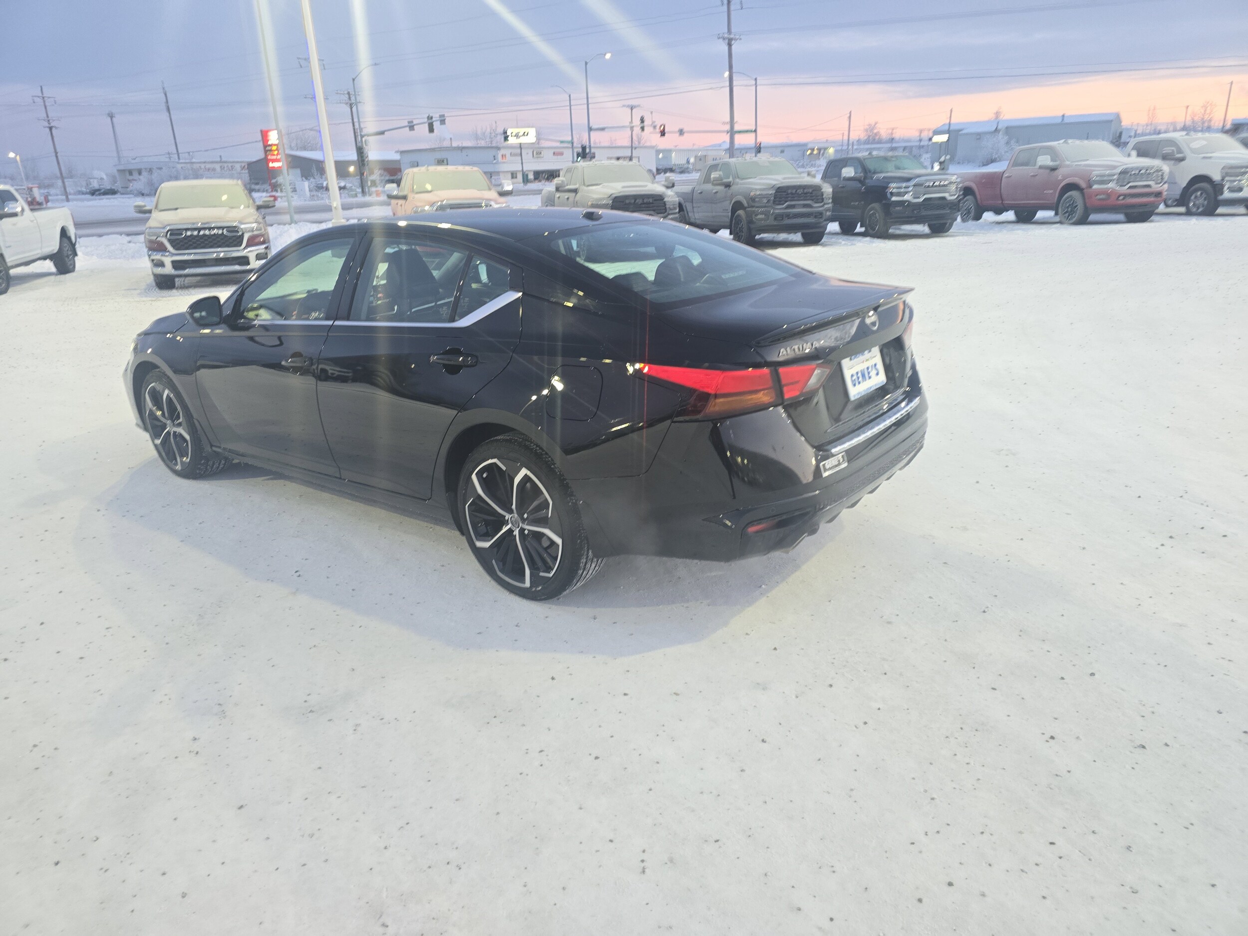 2023 Nissan Altima 2.5 SR photo 4