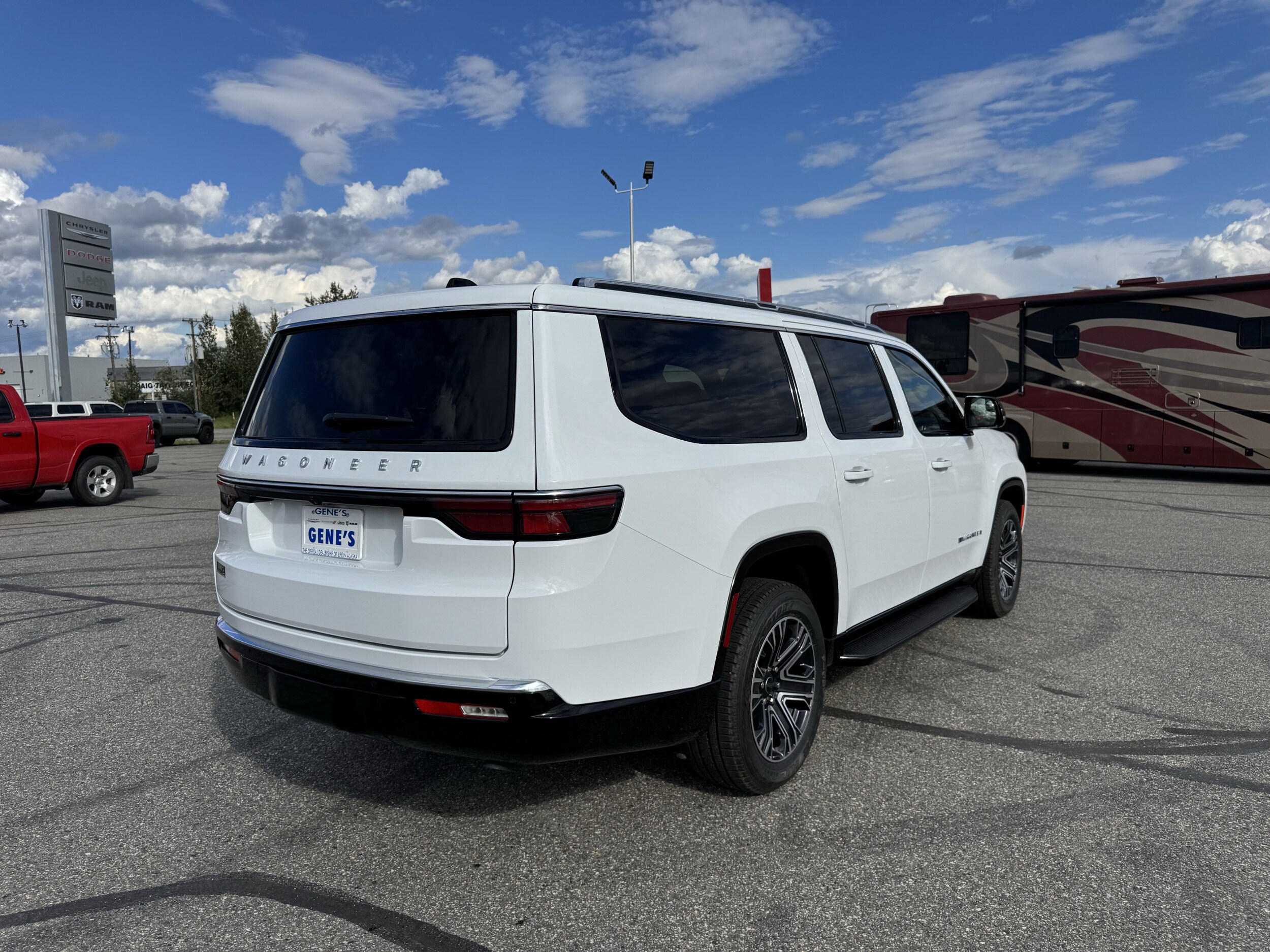 2025 Jeep Wagoneer L Base photo 2