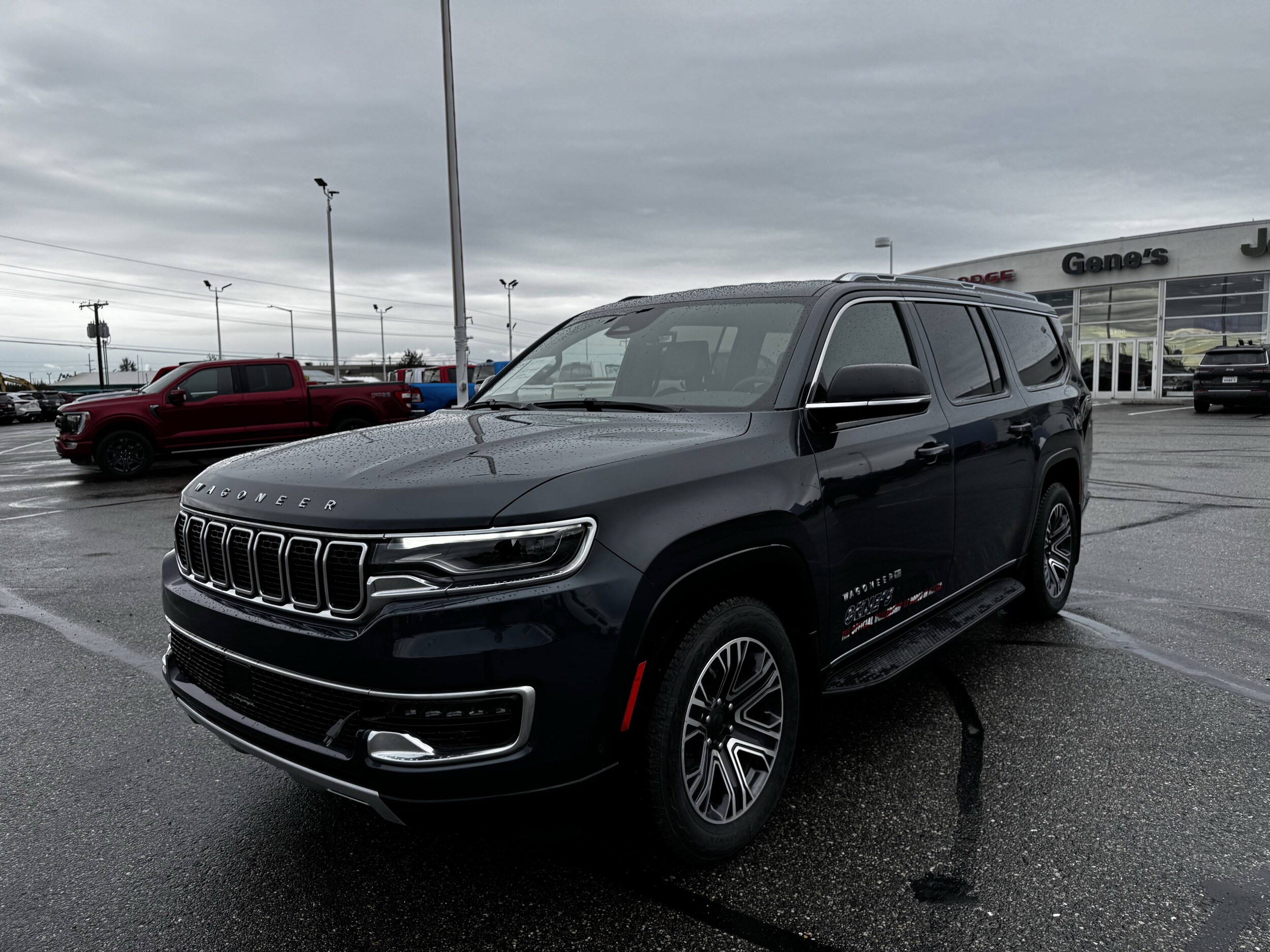 2024 Jeep Wagoneer L Series II photo 3