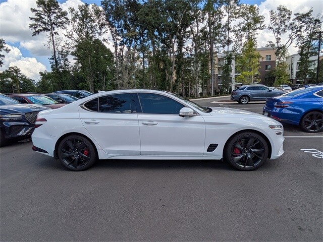 2022 Genesis G70 3.3T photo 2