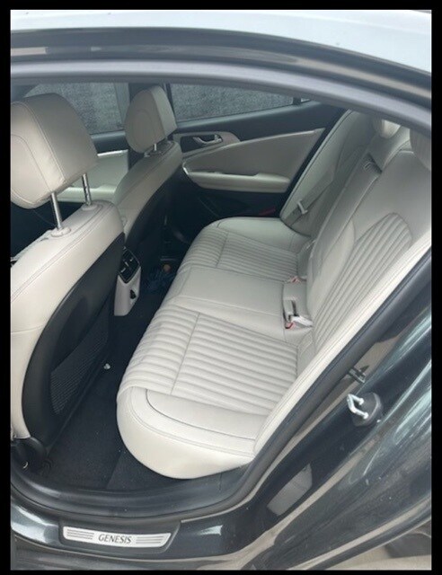 2022 Genesis G70 2.0T Prestige photo 2