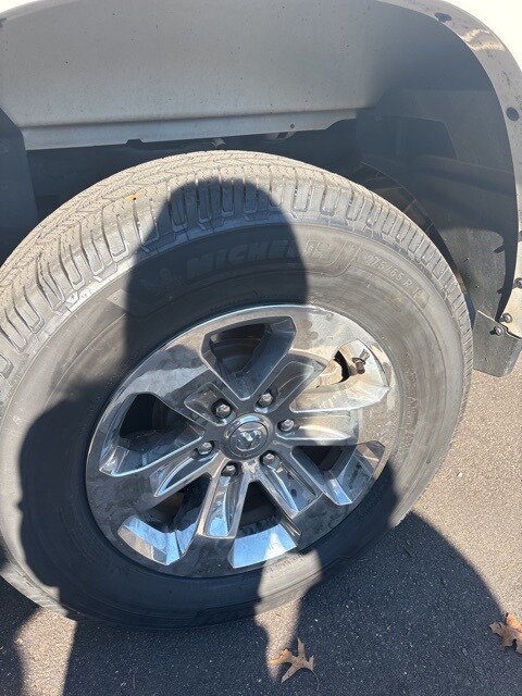 2020 Ram 1500 Laramie photo 3