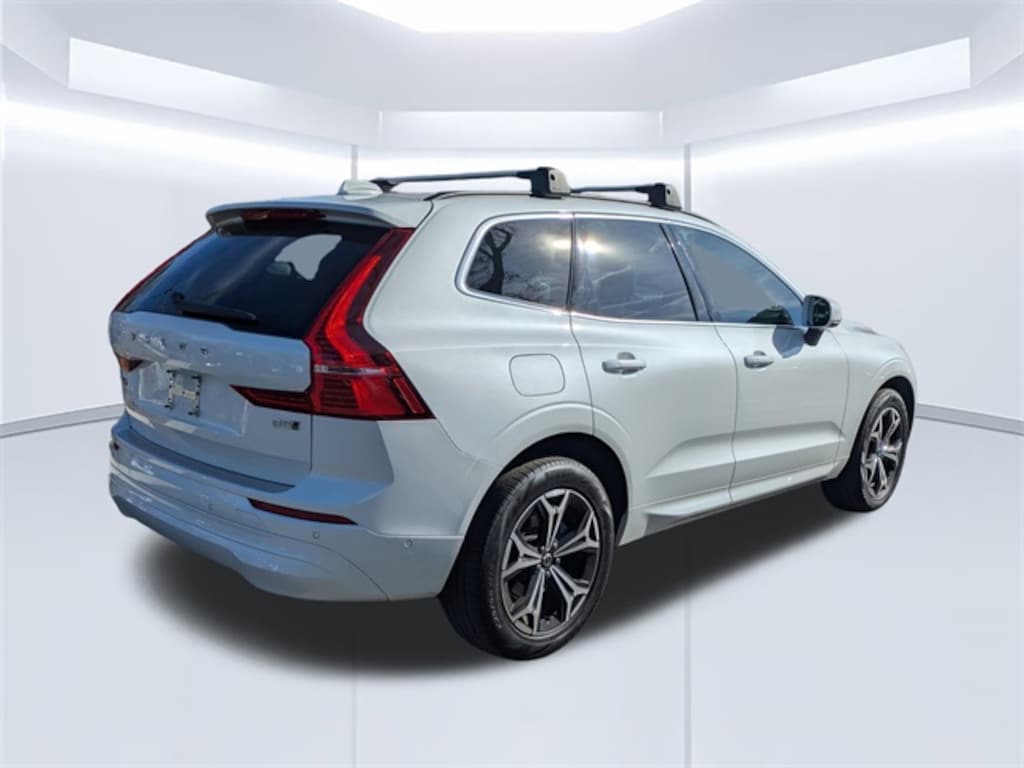 Used 2022 Volvo XC60 B5 AWD Momentum SUV